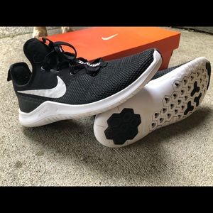 Brand new Nike kicks! Black and white 🖤⚪️🖤